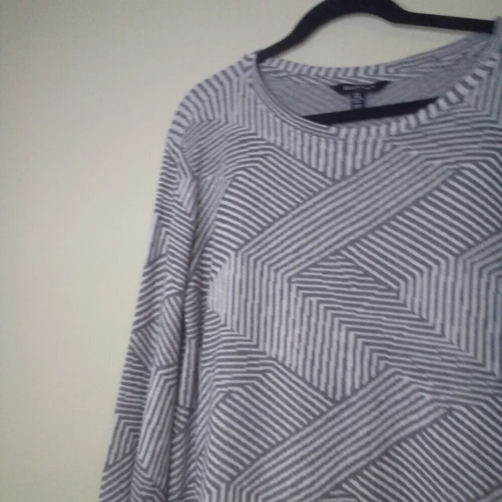 Ellen Tracy Sweater Pullover XL Women Long Sleeve Pattern Gray White